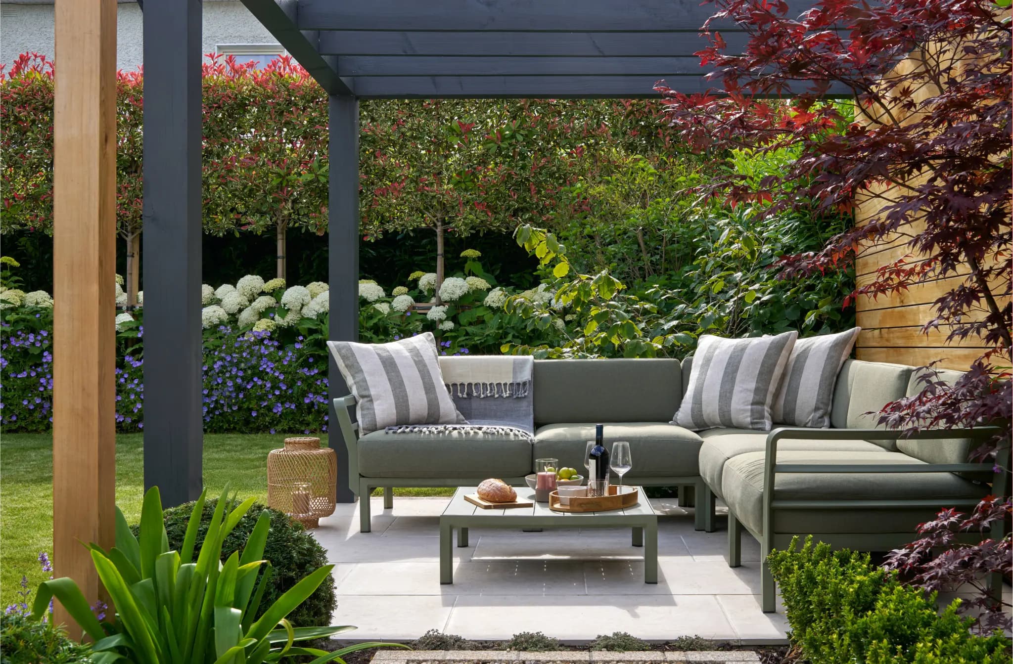 Expert Outdoor Landscape Designs